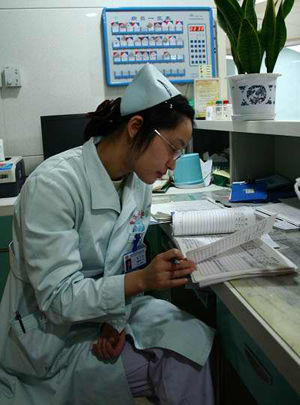 网传重庆女护士艳照院方称系个人私事图