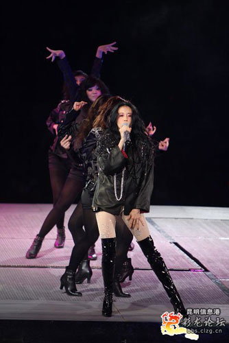 莫文蔚昆明演唱会极尽挑逗惊艳全场