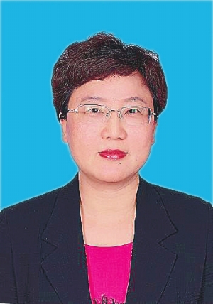 李雪峰,女,汉族,1969年1月生,省委党校研究生学历,中共党员.