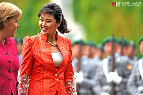 2012年7月18日,英拉对德国进行国事访问,会见德国总理默克尔.