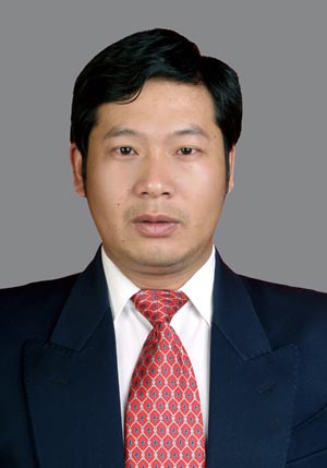 历任弥渡县德苴乡挂职副乡长,州发展和改革委员会综合科副科长,经济