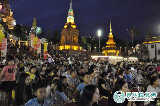 澜沧江湄公河大学生文化创意集市西双版纳景洪告庄开市