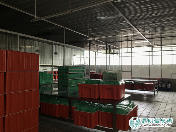 30余名农民工志愿者上街义务保洁 为“创文”助力添彩 30余名农民工志愿者上街义务保洁 为“创文”助力添彩