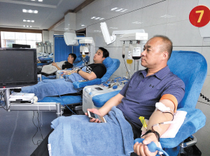 “献血达人”吕林30年献血240多次约4.7万毫升