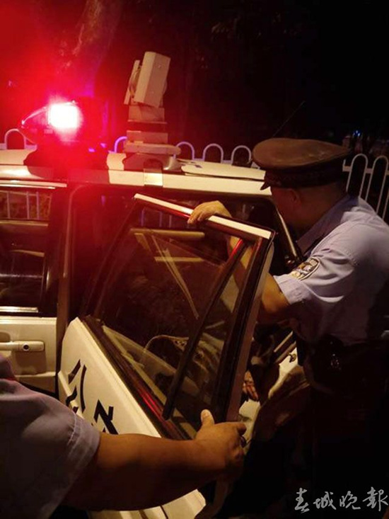 东陆桥派出所民警救助一八旬受伤老人