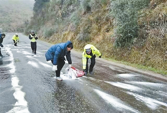 云南全力应对低温雨雪天气