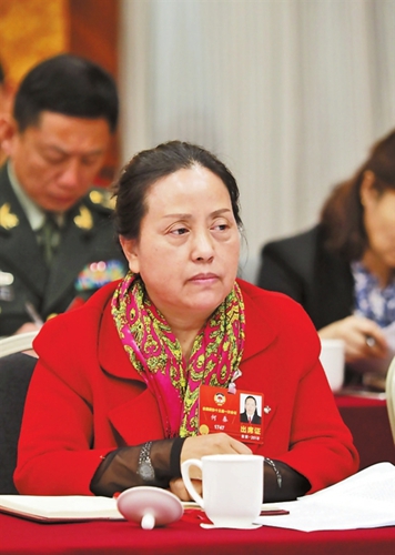 拉祜族全国政协委员何春：家乡不再遥远