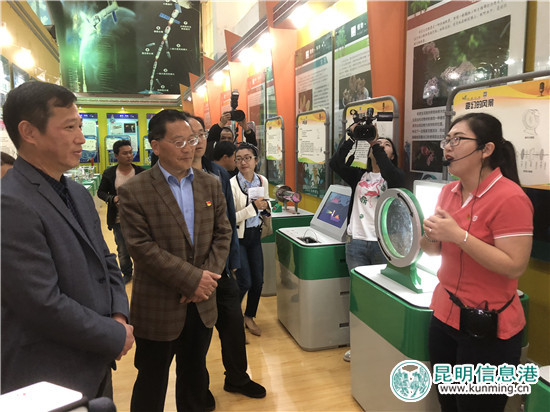 中国流动科技馆云南巡展走进石林 700余名小学生体验科技玩趣