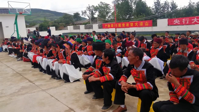 微光丨 “脱贫，一个人都没落下！”彝族老村长的心里话